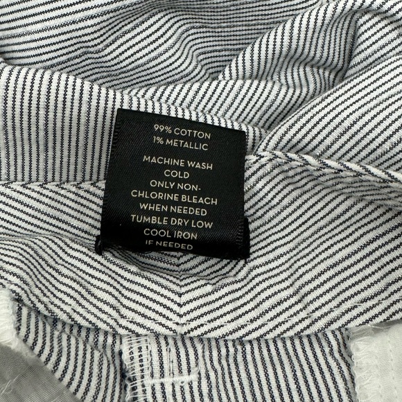 Women’s Ann Taylor size 10 Pin Striped Dress Shorts - Picture 10 of 10